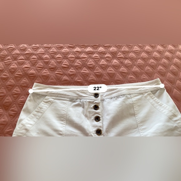 Boden White Capris with Button Detail - Picture 9 of 12